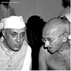 جواهر لعل نهرو و گاندی.jpg